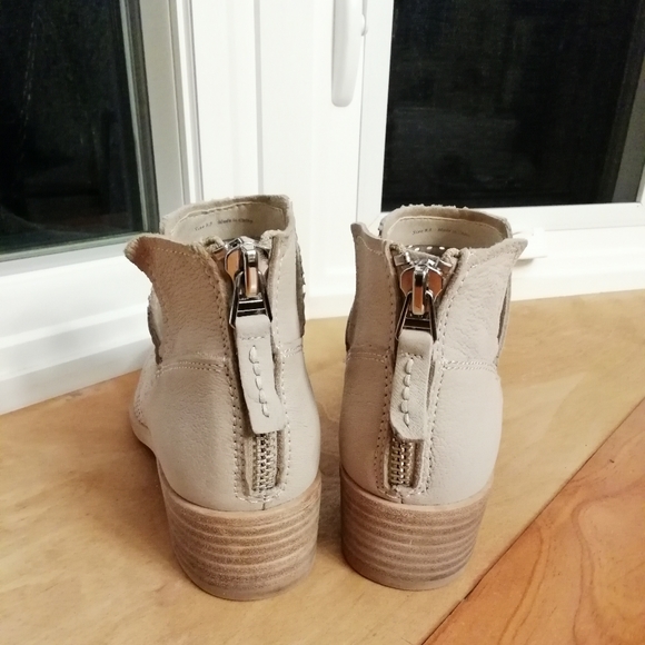 Dolce Vita Leather Laser Perforated Ankle Boot,9.5 - Picture 4 of 6